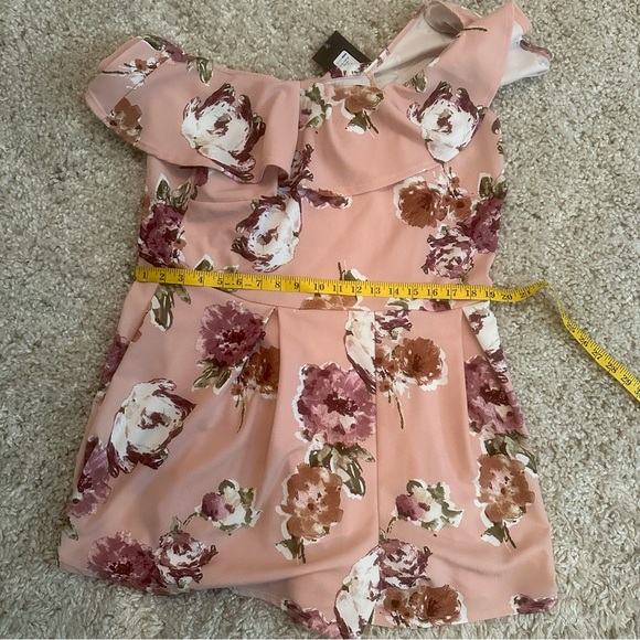 FASHION NOVA - Size 2X - NWT - Never Worn - Floral Romper - Picture 5 of 6